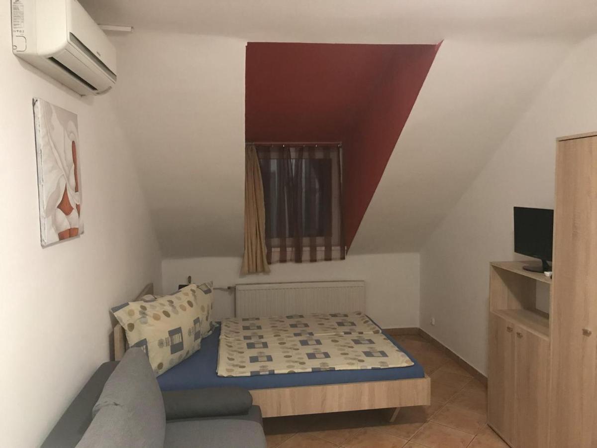 Famvarga Apartmanhaz *