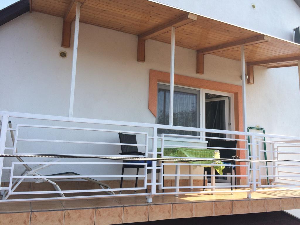 Famvarga Apartmanhaz * Balatonfenyves