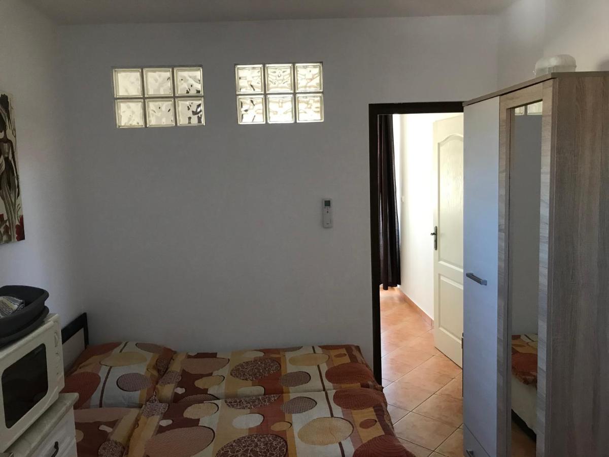 Famvarga Apartmanhaz *