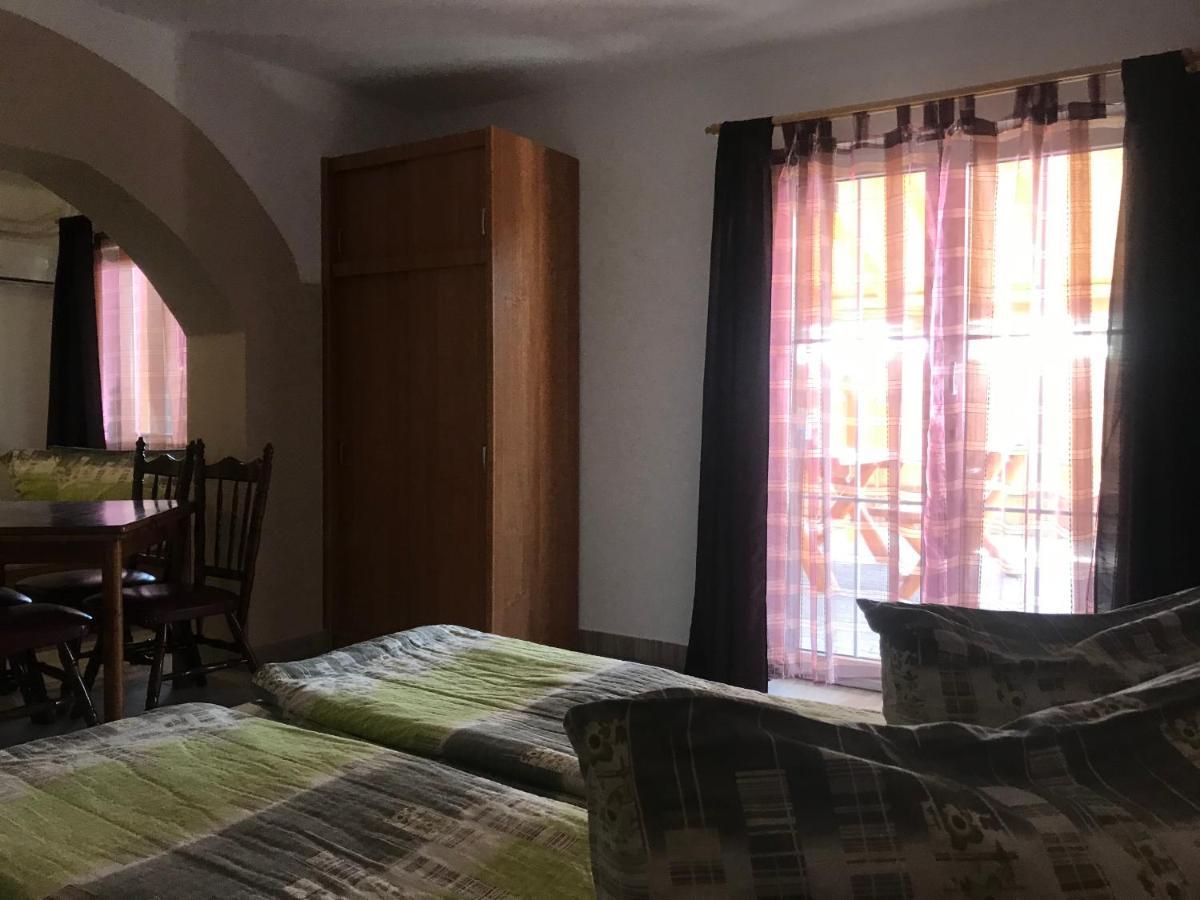 Famvarga Apartmanhaz *